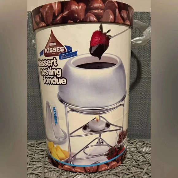 Hershey's Kisses Nesting Dessert Ceramic Fondue Set - Picture 3 of 6